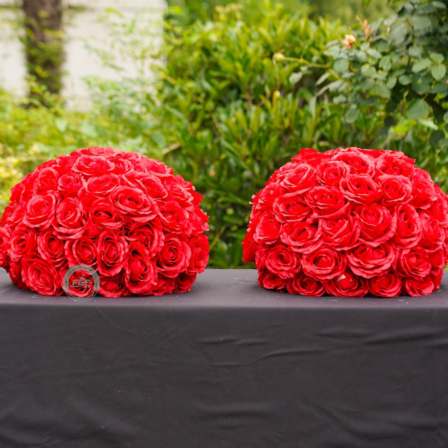 15.7 inch large red silk flower ball centerpiece showing dimensions of 40cm width and 35cm height for wedding table decor.