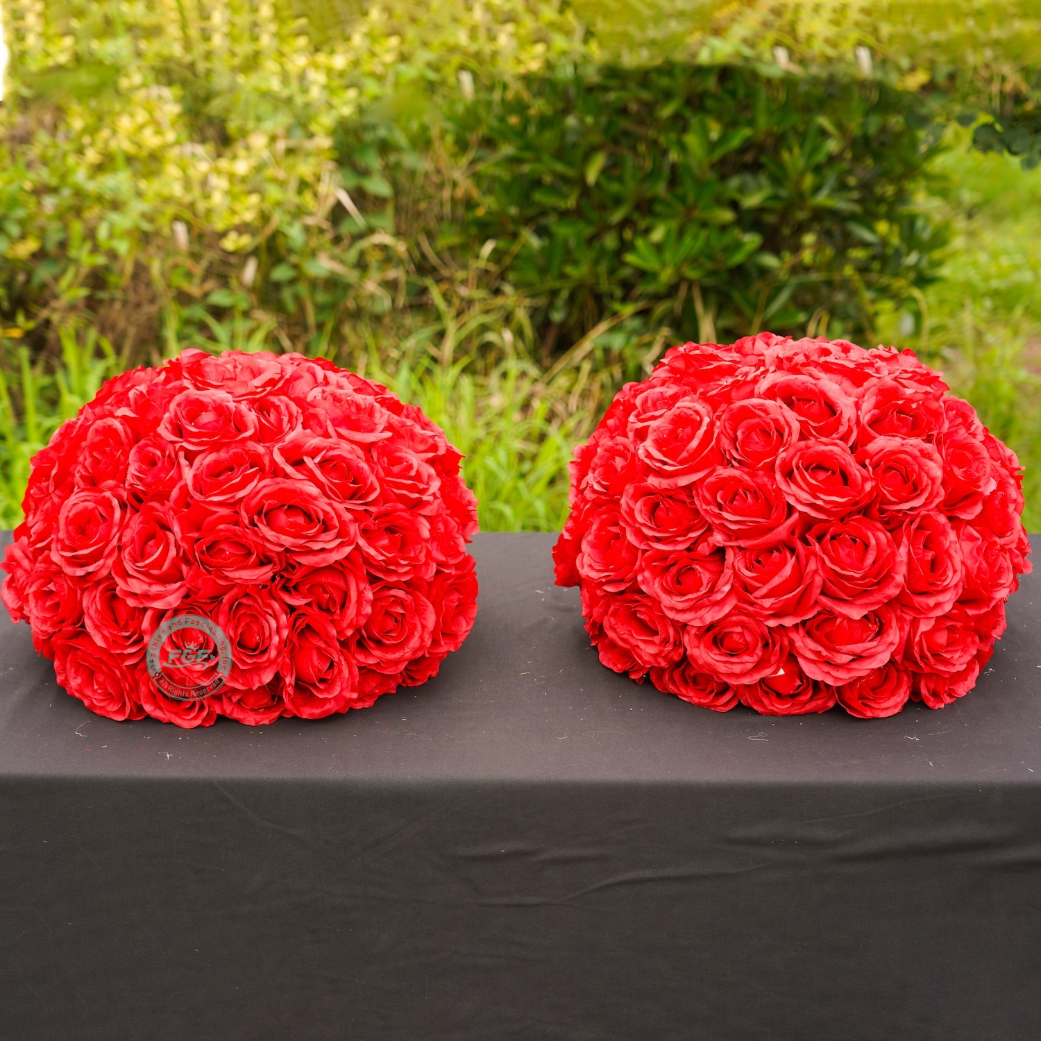 15.7 inch large red silk flower ball centerpiece showing dimensions of 40cm width and 35cm height for wedding table decor.